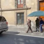 Abuelitos hacen fila desde las 3 de mañana para recibir refuerzo antiCovid